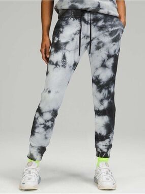 Lululemon Warm Down Jogger Earth Dye Stone Black White Tie Dye